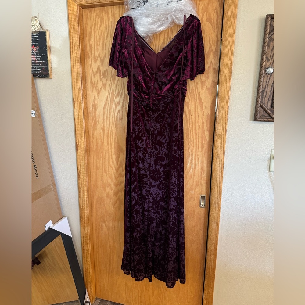 Mother of the bride/groom dress